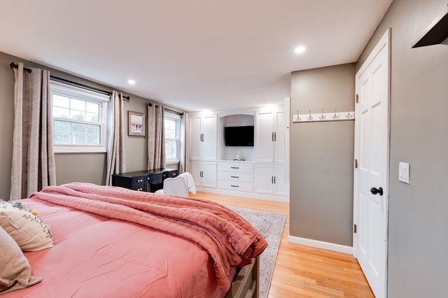 67 Kittredge Dr, Westfield, MA 01085