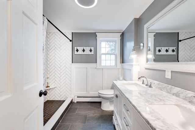 67 Kittredge Dr, Westfield, MA 01085