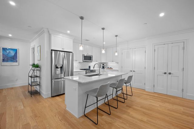 32 Willey Creek Rd Unit 205, Exeter, NH 03833