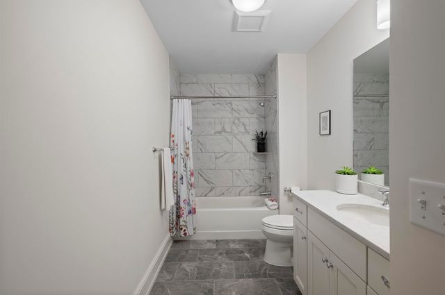 32 Willey Creek Rd Unit 205, Exeter, NH 03833