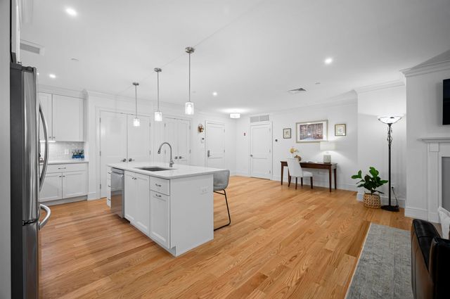 32 Willey Creek Rd Unit 205, Exeter, NH 03833