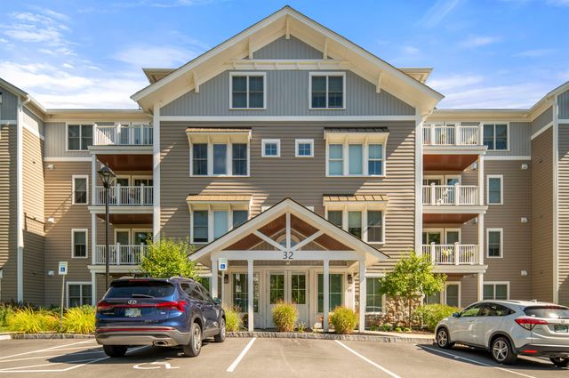 32 Willey Creek Rd Unit 205, Exeter, NH 03833