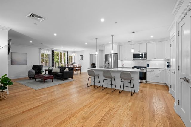 32 Willey Creek Rd Unit 205, Exeter, NH 03833