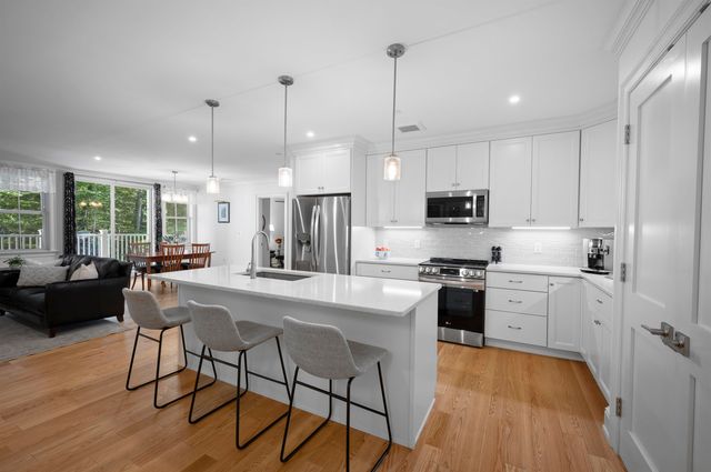 32 Willey Creek Rd Unit 205, Exeter, NH 03833