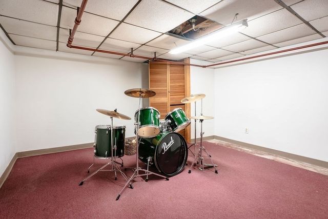 1083 Edgell Rd, Framingham, MA 01701
