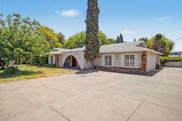 4015 W TOPEKA Drive, Glendale, AZ 85308