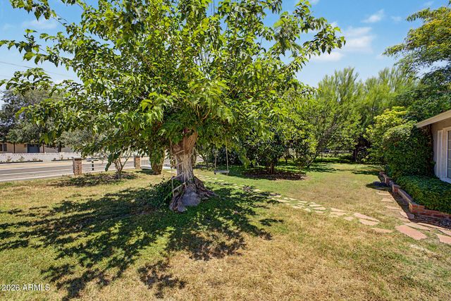 4015 W TOPEKA Drive, Glendale, AZ 85308