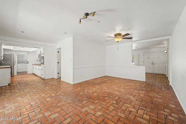 4015 W TOPEKA Drive, Glendale, AZ 85308