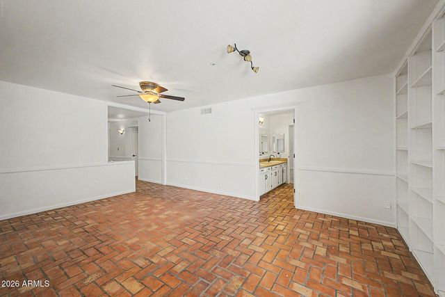 4015 W TOPEKA Drive, Glendale, AZ 85308