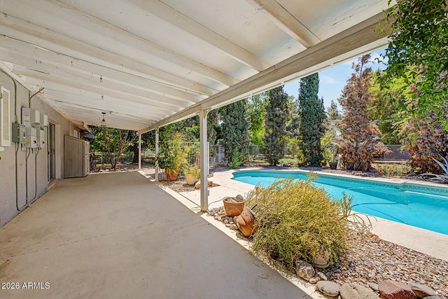 4015 W TOPEKA Drive, Glendale, AZ 85308