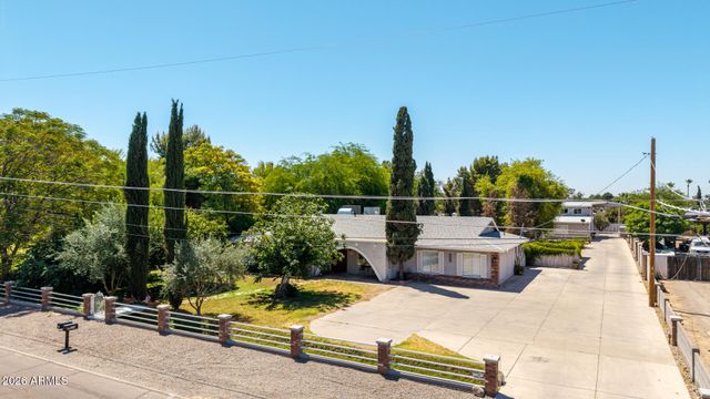 4015 W TOPEKA Drive, Glendale, AZ 85308