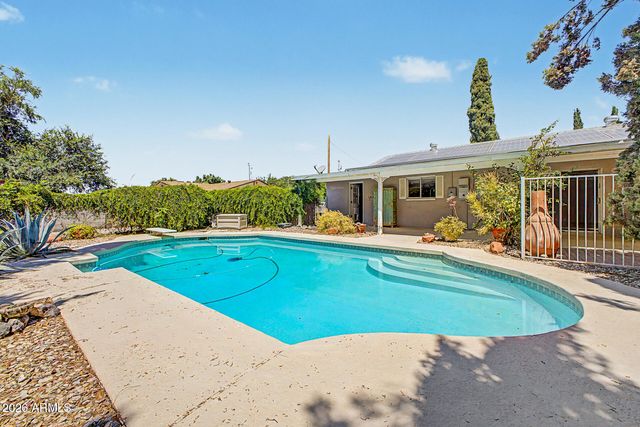 4015 W TOPEKA Drive, Glendale, AZ 85308