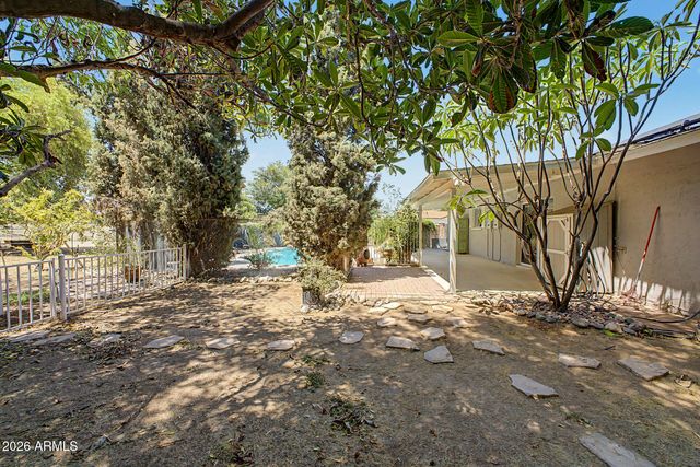 4015 W TOPEKA Drive, Glendale, AZ 85308