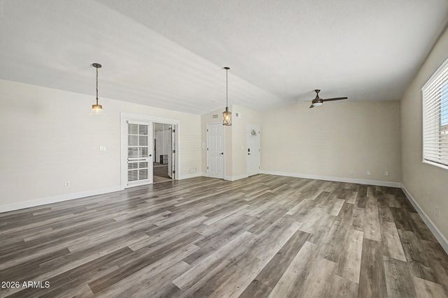 4015 W TOPEKA Drive, Glendale, AZ 85308