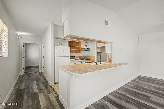4015 W TOPEKA Drive, Glendale, AZ 85308