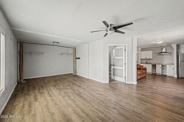 4015 W TOPEKA Drive, Glendale, AZ 85308