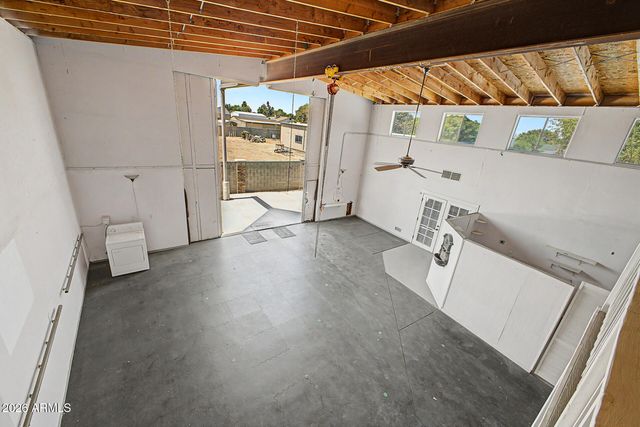 4015 W TOPEKA Drive, Glendale, AZ 85308