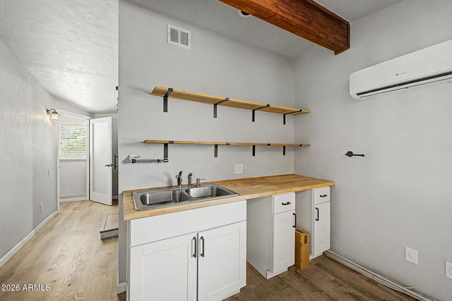 4015 W TOPEKA Drive, Glendale, AZ 85308