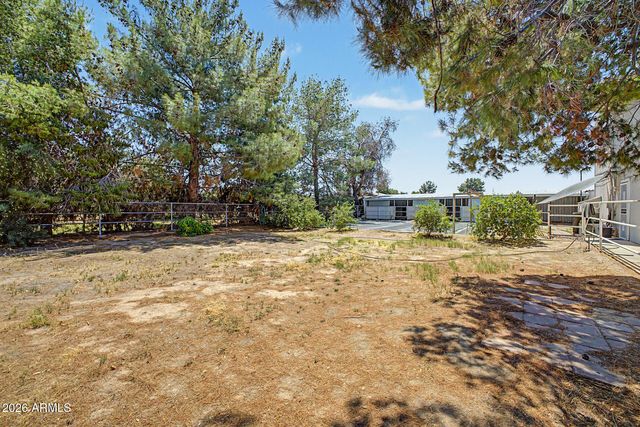 4015 W TOPEKA Drive, Glendale, AZ 85308