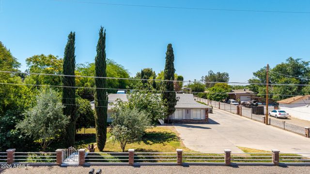 4015 W TOPEKA Drive, Glendale, AZ 85308