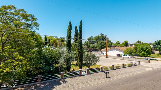 4015 W TOPEKA Drive, Glendale, AZ 85308