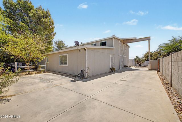 4015 W TOPEKA Drive, Glendale, AZ 85308