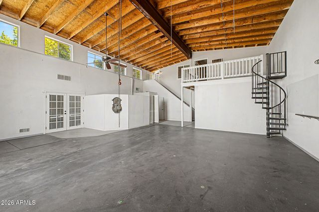 4015 W TOPEKA Drive, Glendale, AZ 85308