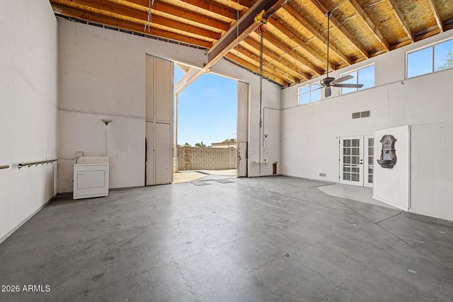 4015 W TOPEKA Drive, Glendale, AZ 85308