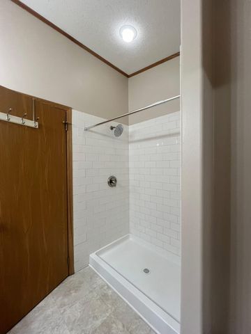 92 HURON Circle, Council Bluffs, IA 51501