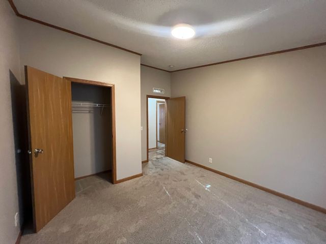 92 HURON Circle, Council Bluffs, IA 51501