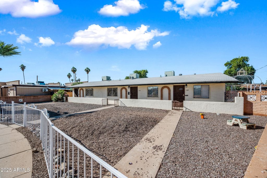 1138 N DRESDEN Circle, Mesa, AZ 85203