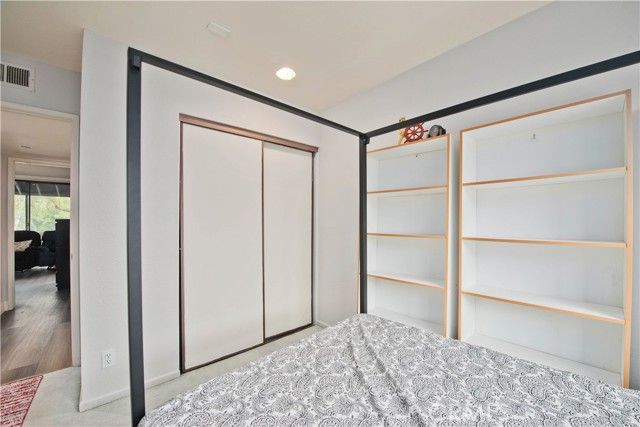 5711 Owensmouth 107, Woodland Hills (los Angeles), CA 91367