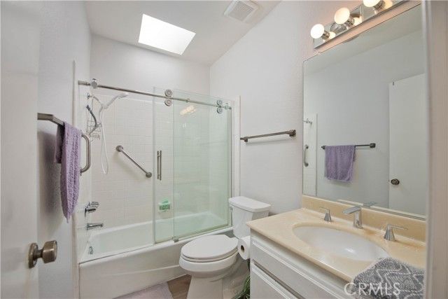 5711 Owensmouth 107, Woodland Hills (los Angeles), CA 91367