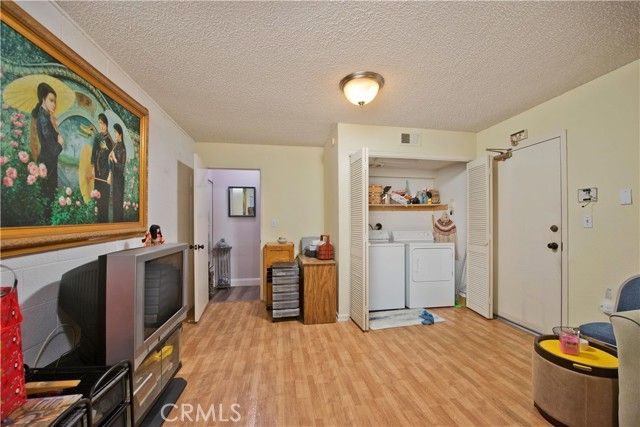 5711 Owensmouth 107, Woodland Hills (los Angeles), CA 91367