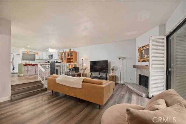 5711 Owensmouth 107, Woodland Hills (los Angeles), CA 91367