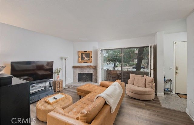 5711 Owensmouth 107, Woodland Hills (los Angeles), CA 91367