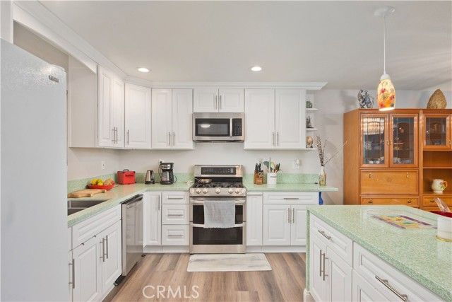 5711 Owensmouth 107, Woodland Hills (los Angeles), CA 91367