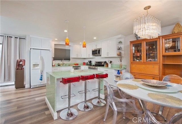 5711 Owensmouth 107, Woodland Hills (los Angeles), CA 91367