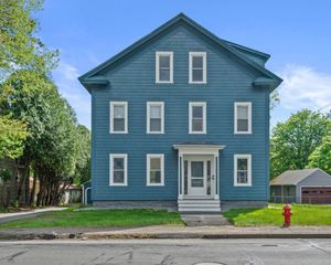 84 Tremont St, Taunton, MA 02780