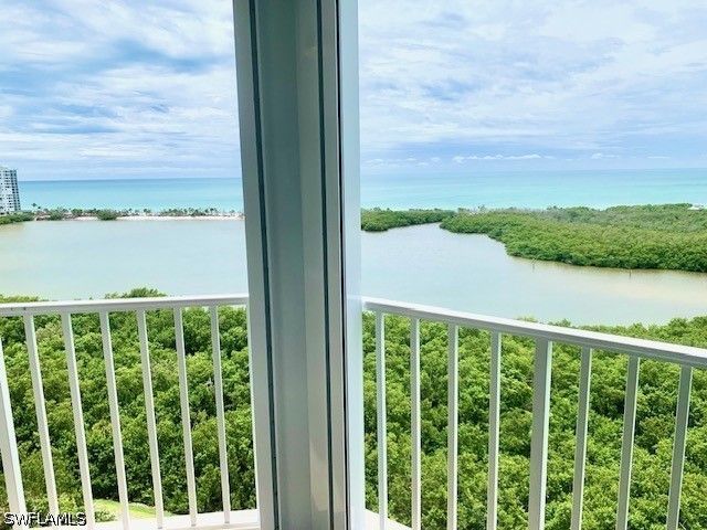 5550 HERON POINT DR 1505, Naples, FL 34108