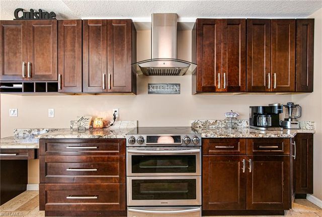 1216 Hancock Bridge PKWY, Cape Coral, FL 33990