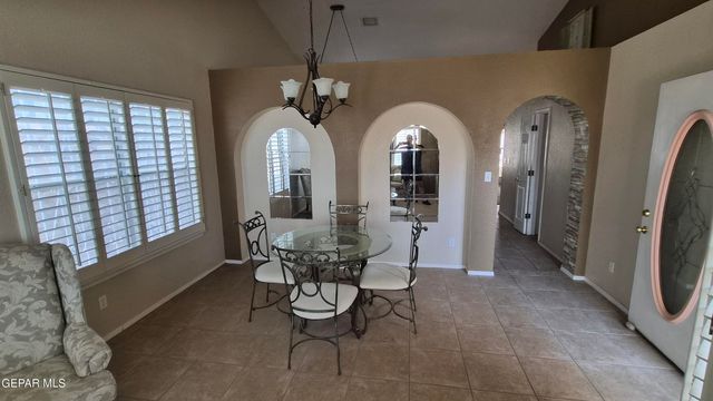 7324 DESIERTO PAIS Drive, El Paso, TX 79912