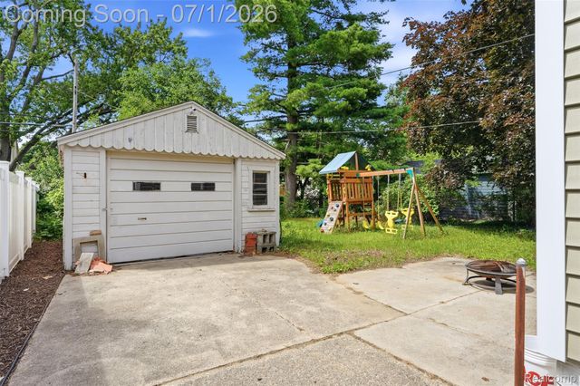 1427 Pearson Street, Ferndale, MI 48220