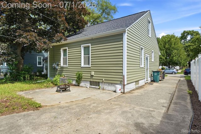 1427 Pearson Street, Ferndale, MI 48220