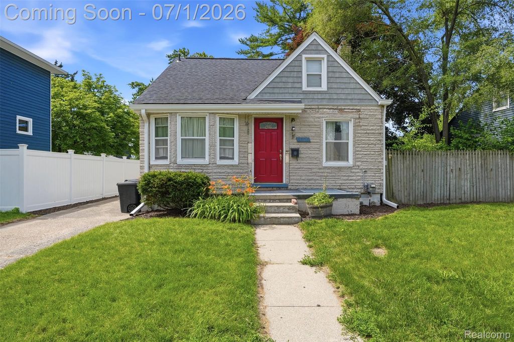 1427 Pearson Street, Ferndale, MI 48220