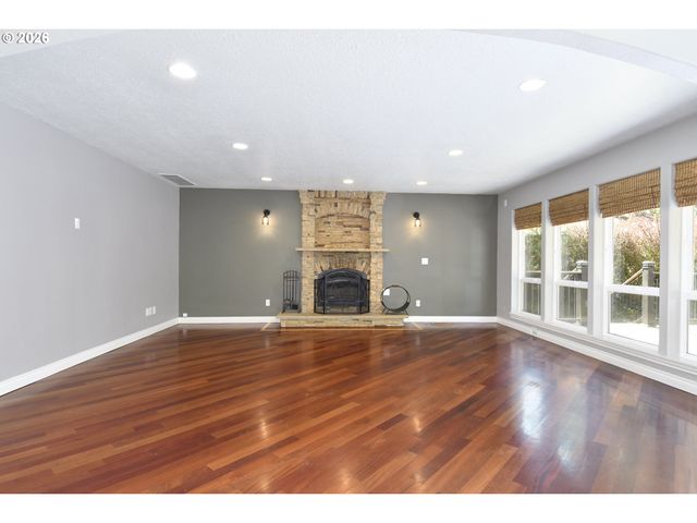 2571 Se ELLIOTT Dr, Gresham, OR 97080