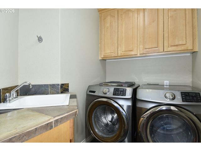 2571 Se ELLIOTT Dr, Gresham, OR 97080