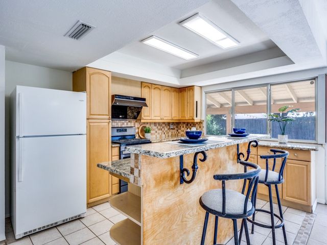 1822 Woodbury, Carrollton, TX 75007