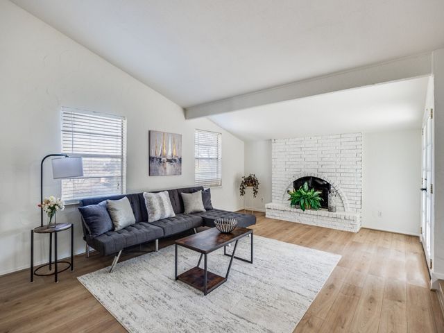 1822 Woodbury, Carrollton, TX 75007