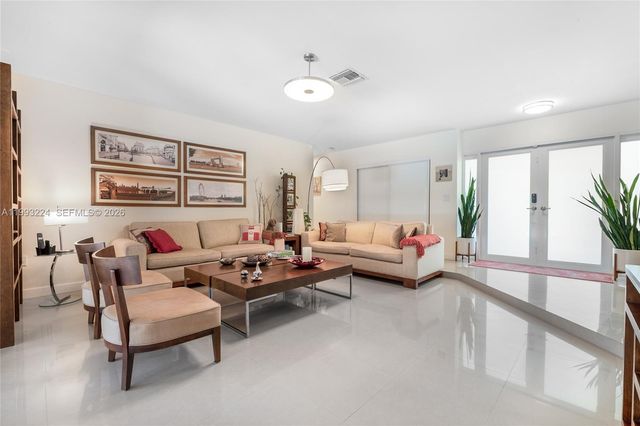 17071 SW 86th Ave, Palmetto Bay, FL 33157